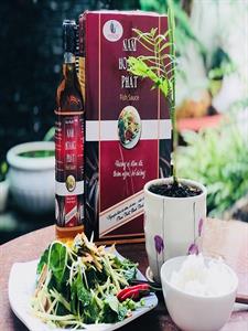 Nước mắm truyền thống Nam Hoàng Phát 25N thùng 6 chai loại 520ml